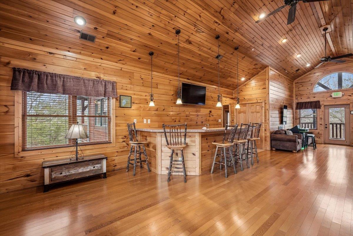 055Wet Bar