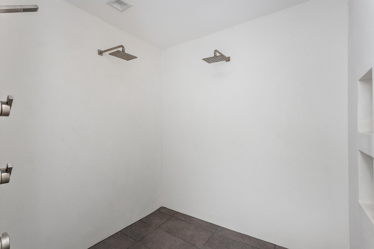 Luxurious bathroom fixtures