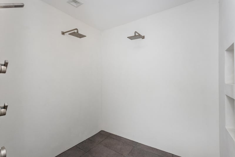 Luxurious bathroom fixtures