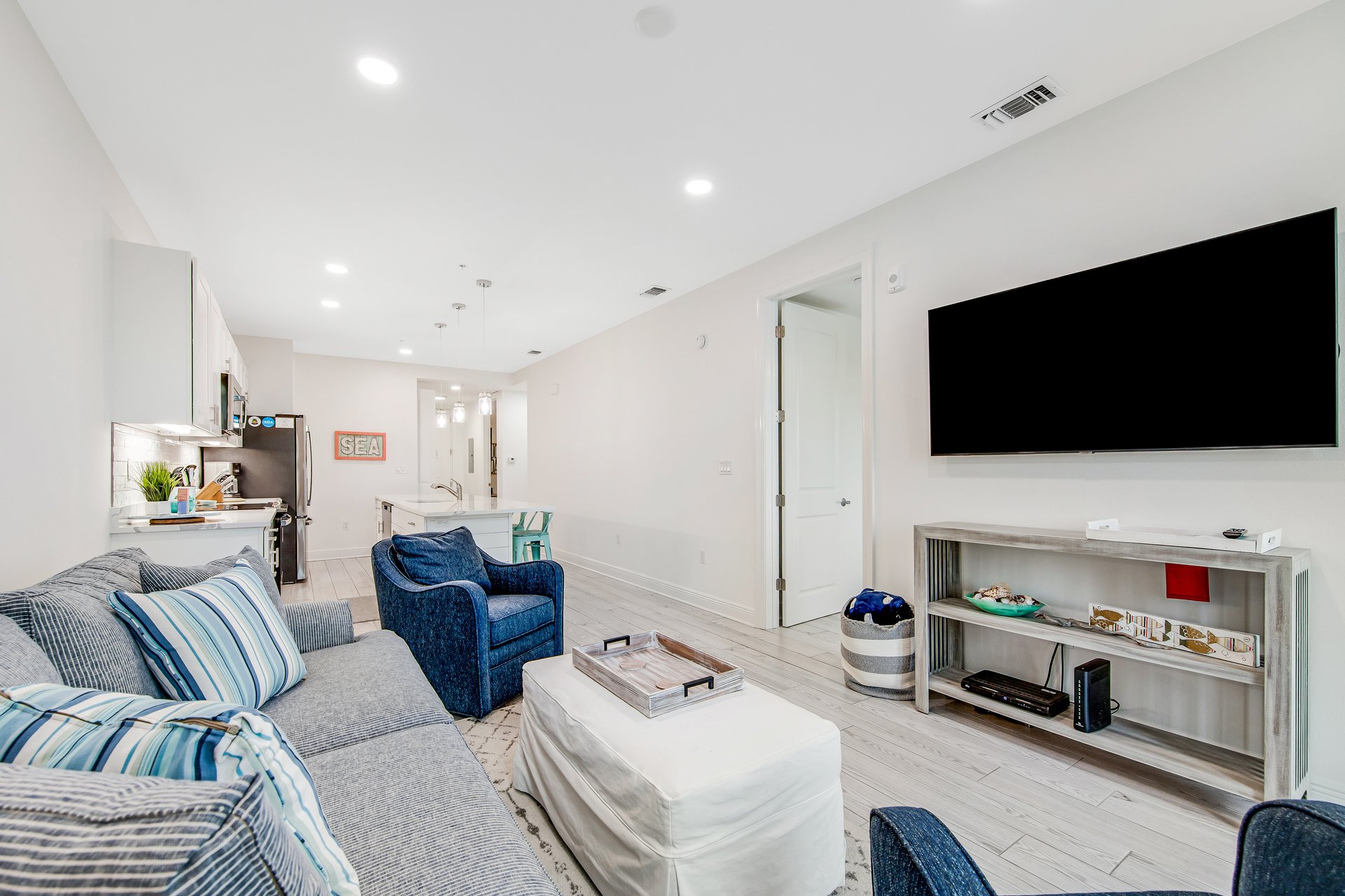 Gulf Place Residence 207 8