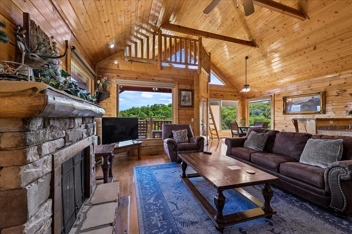 Main LevelLiving Room