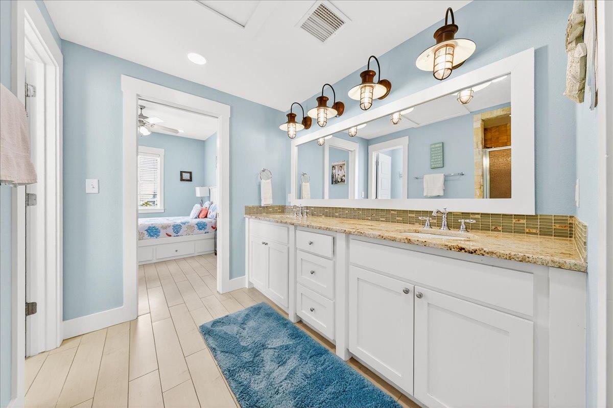 1st Floor, Jack and Jill Bathroom