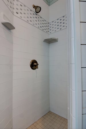 Shower, 1st Floor
