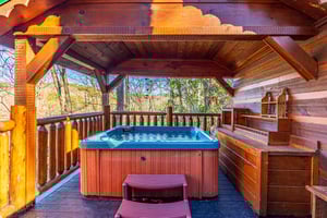Hot tub at Hidden Pleasure