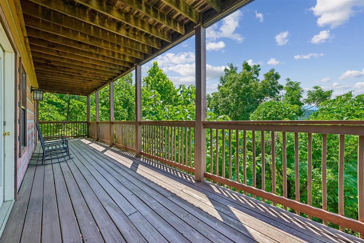 056Deck