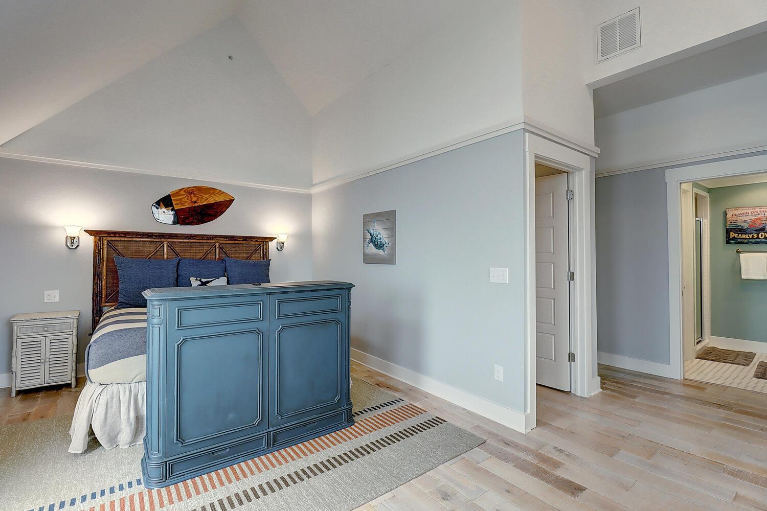 Master Suite, 2nd Floor