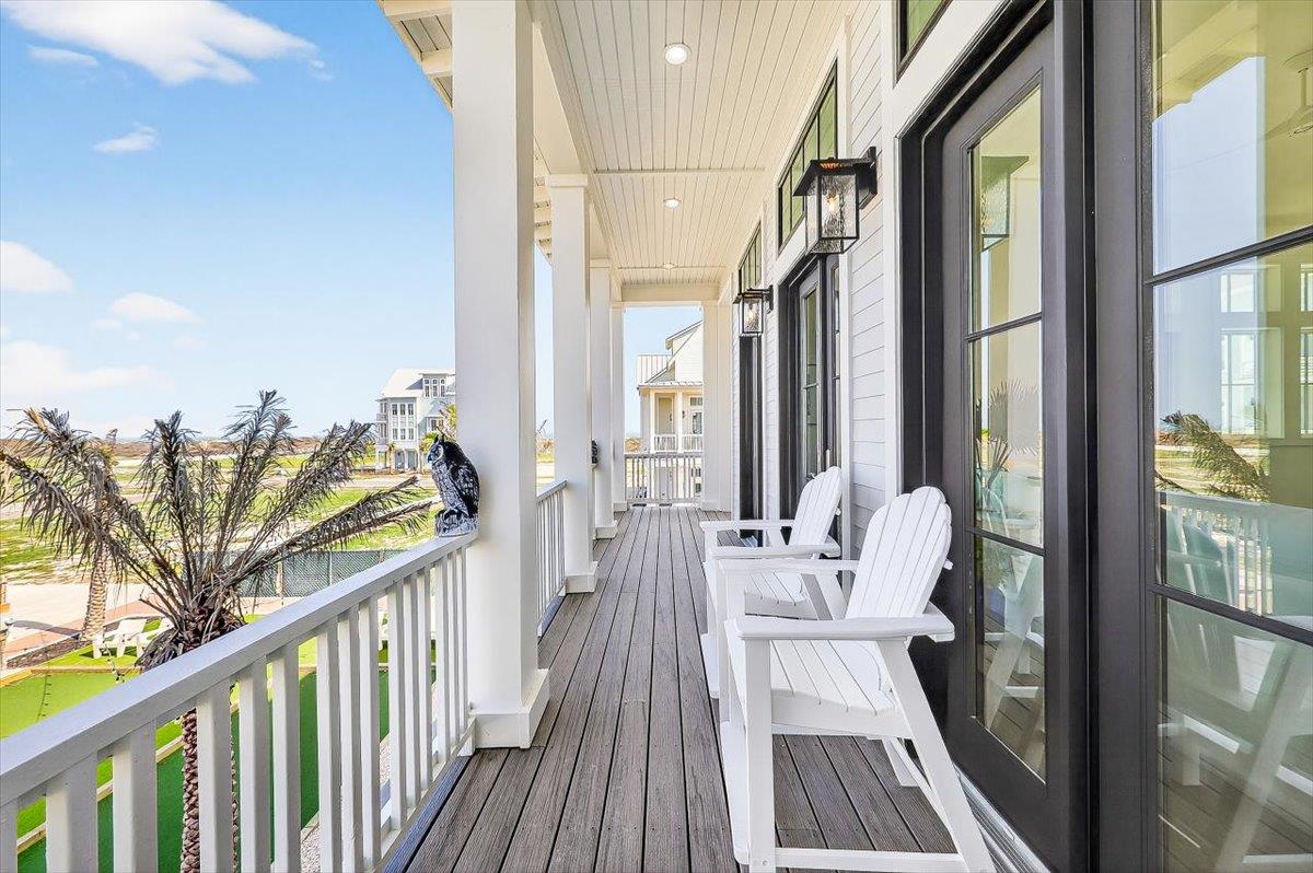 Wrap Balcony, 2nd Floor