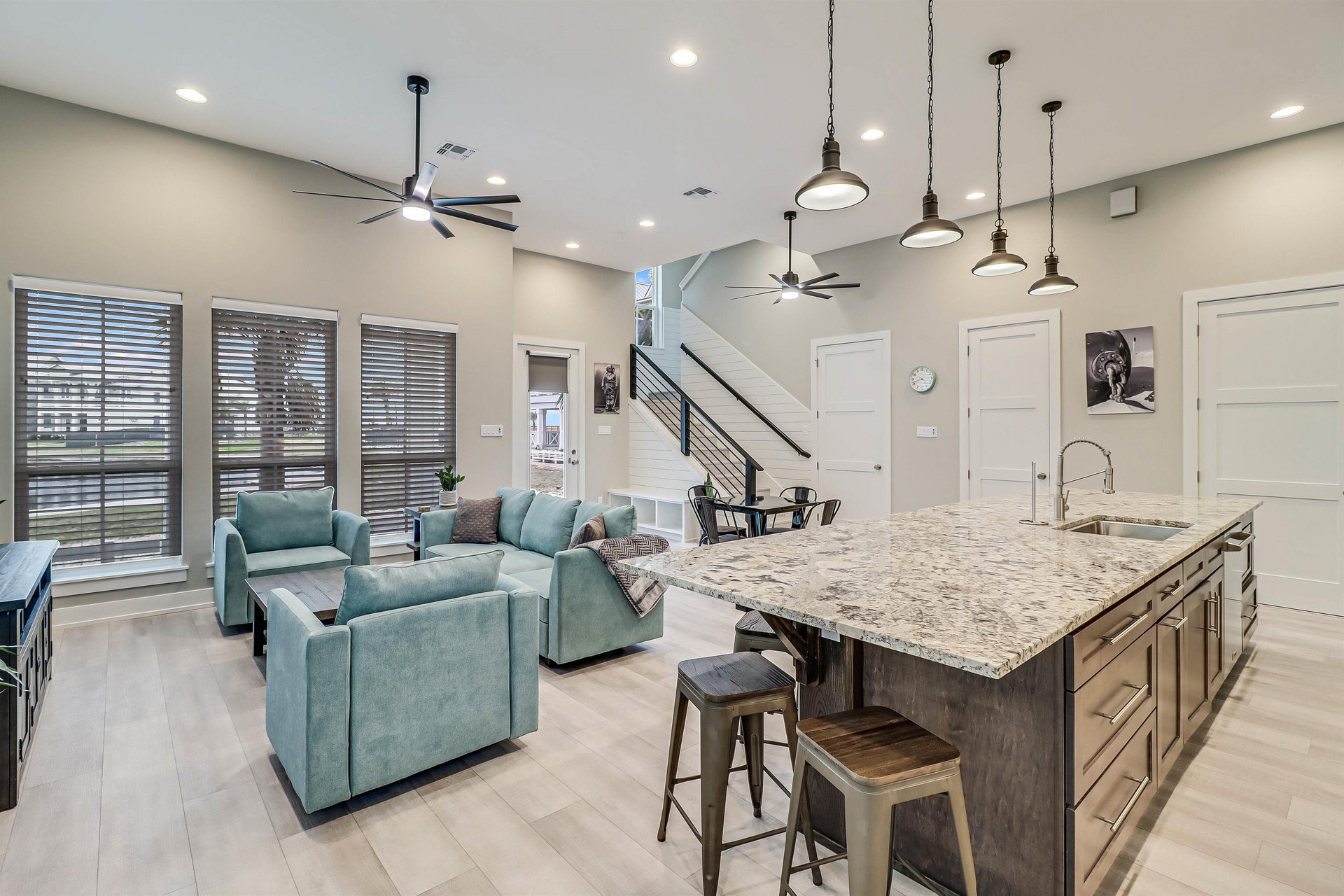 1st Floor, Living Area