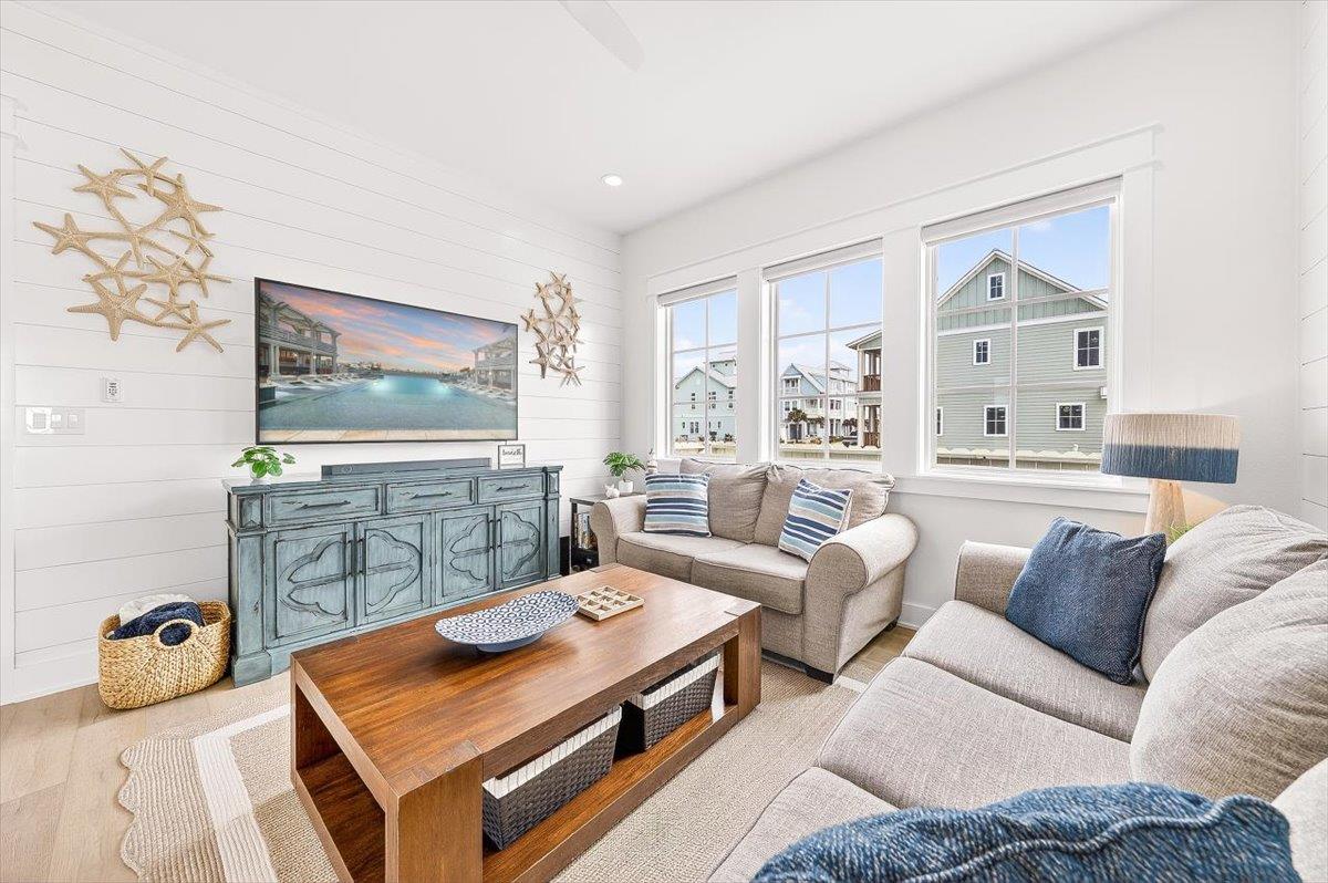 1st Floor, Living Room