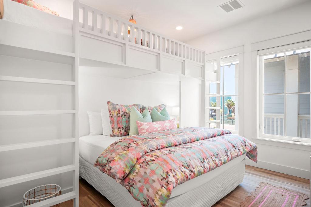 King Bedroom, 2nd Floor