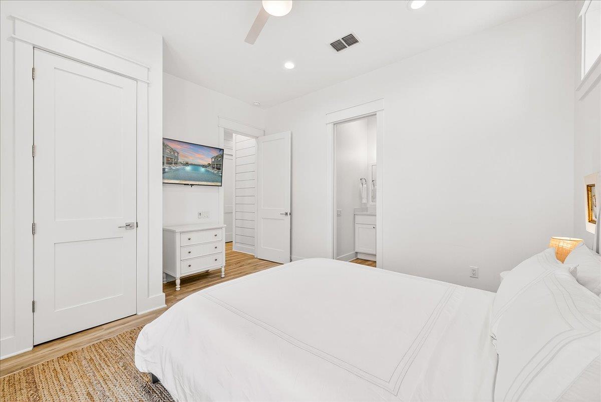 2nd Queen Bedroom, 1st Floor
