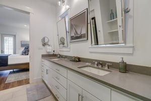 Primary King Bathroom, 1st Floor