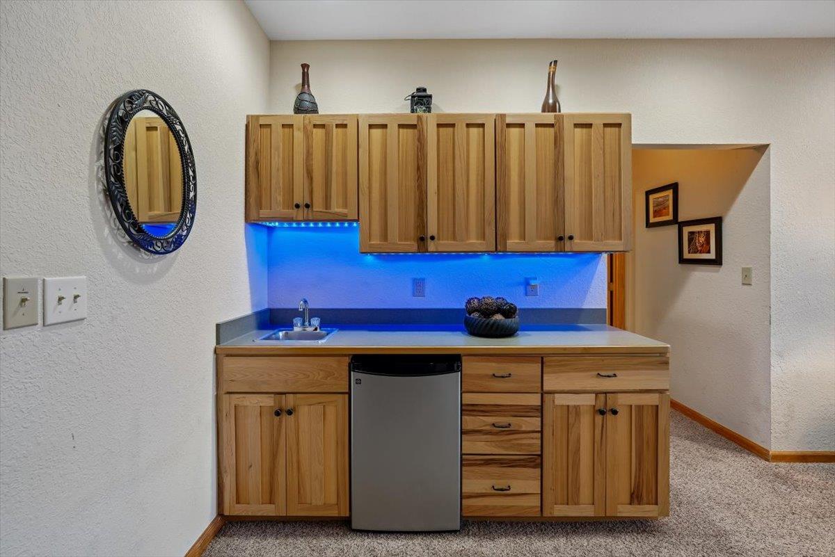 072Wet Bar