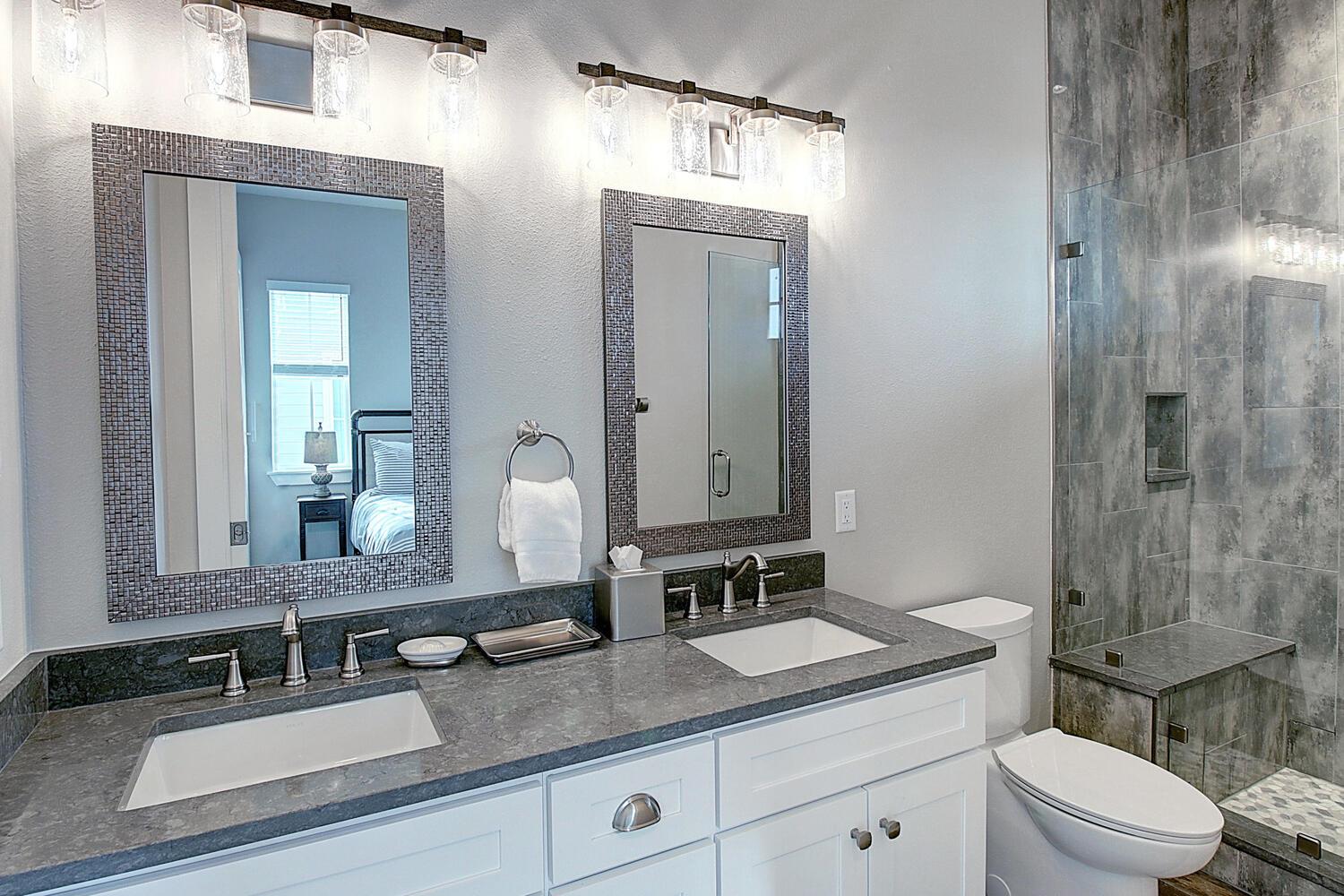 2nd Floor, First King Bathroom