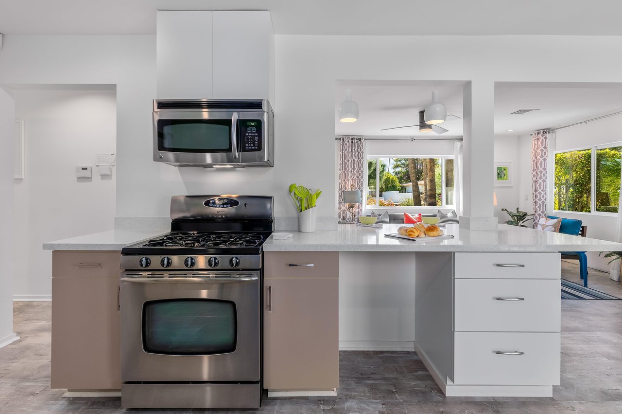Well appointed kitchen appliances