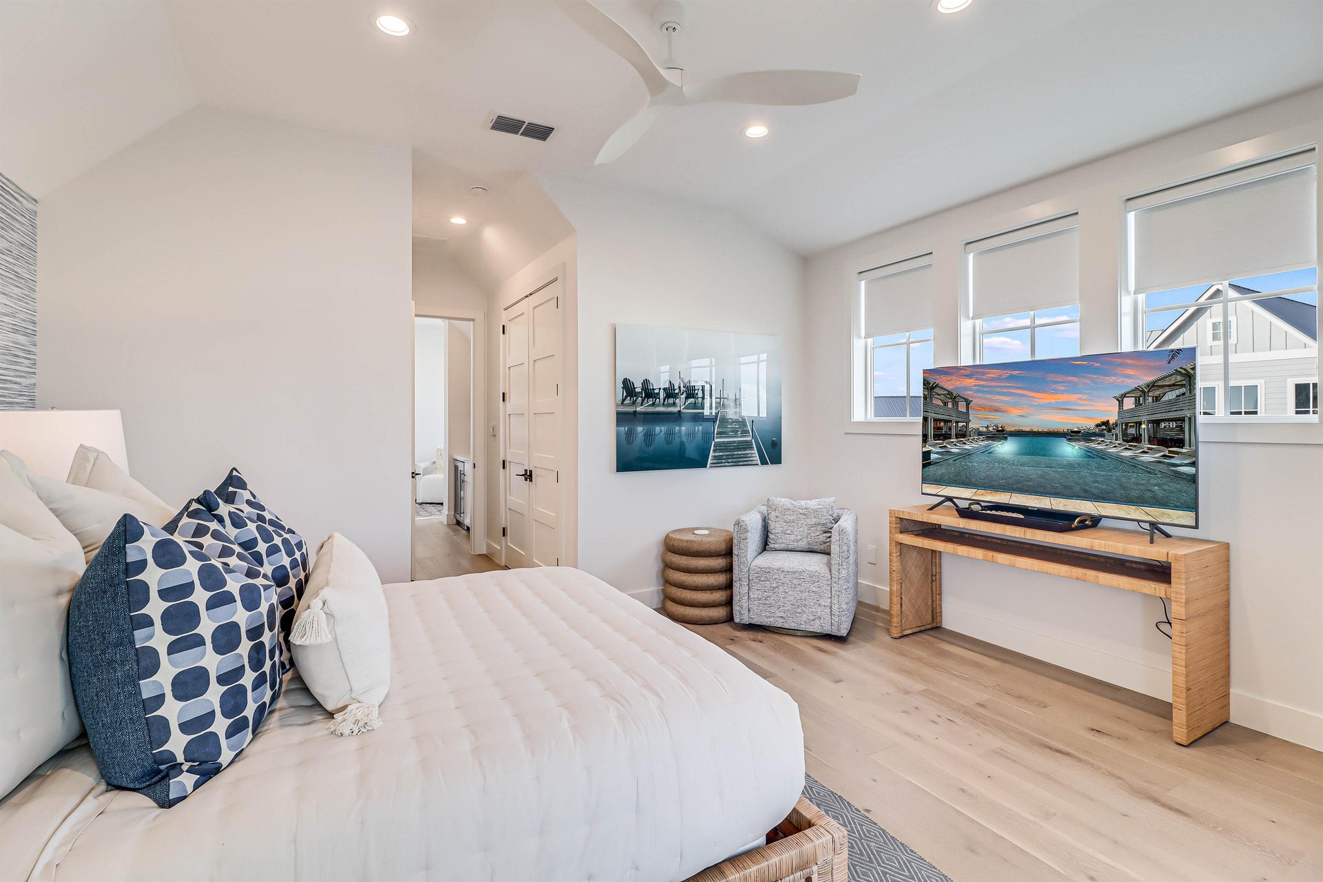 Queen Bedroom, 3rd Floor