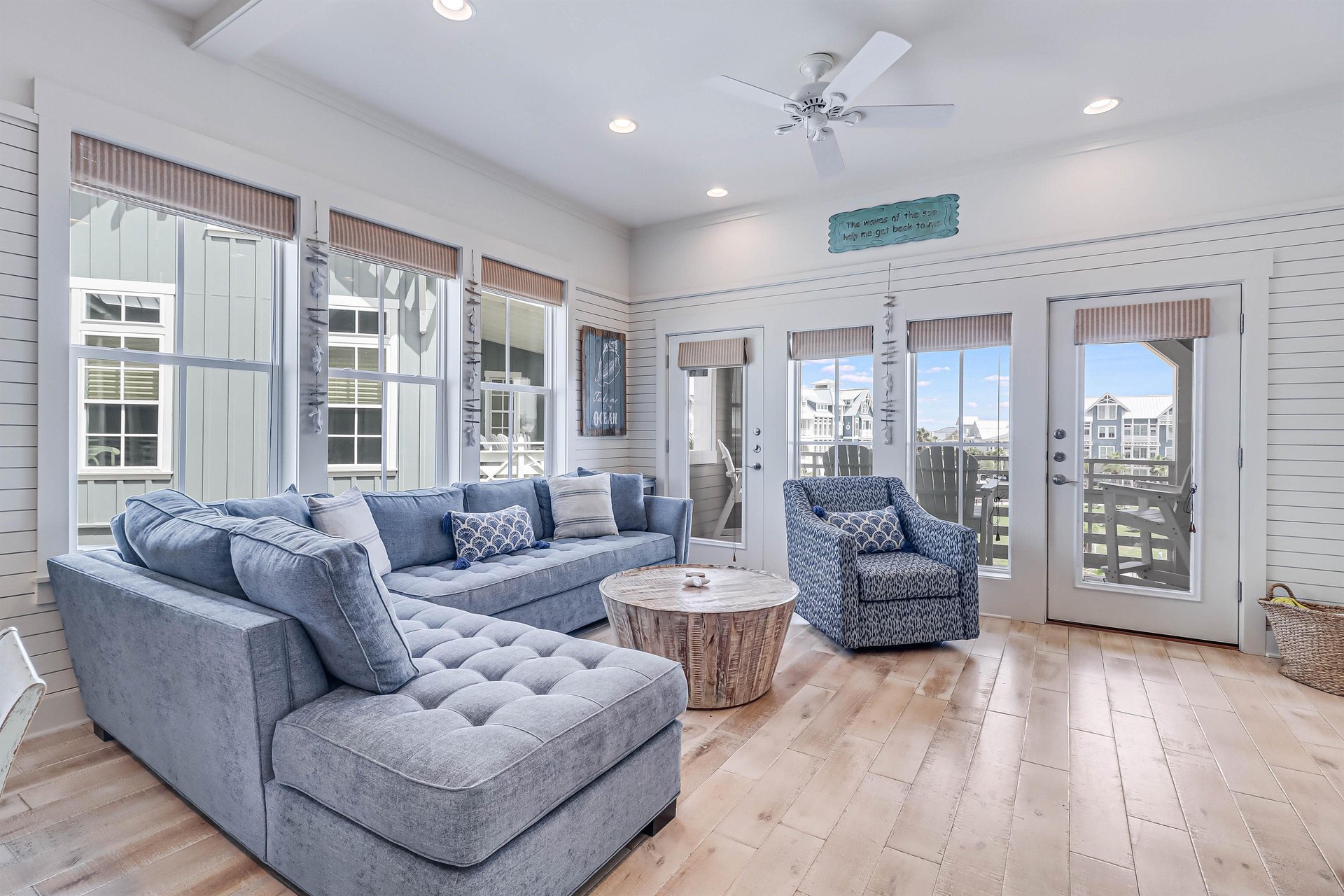 Living Area, 1st Floor