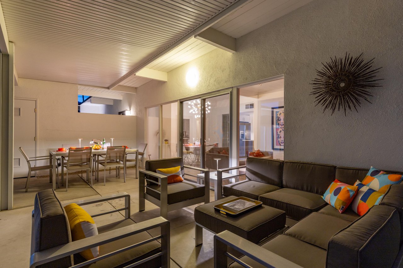 Al fresco evening dining