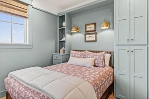 Queen Bedroom, 2nd Floor