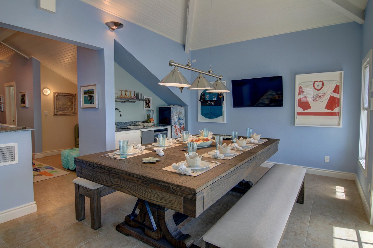 Game Room with Convertible Pool Table, 3rd Floor