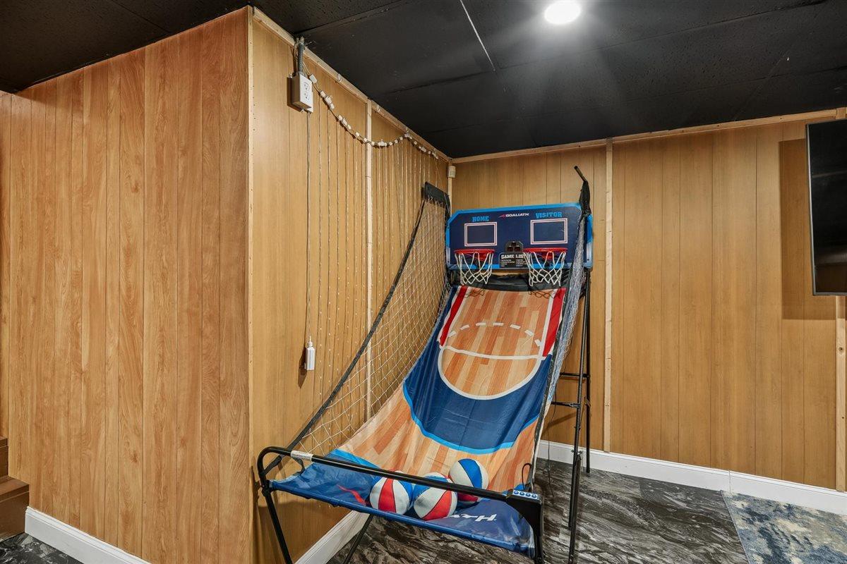68Recreation Room