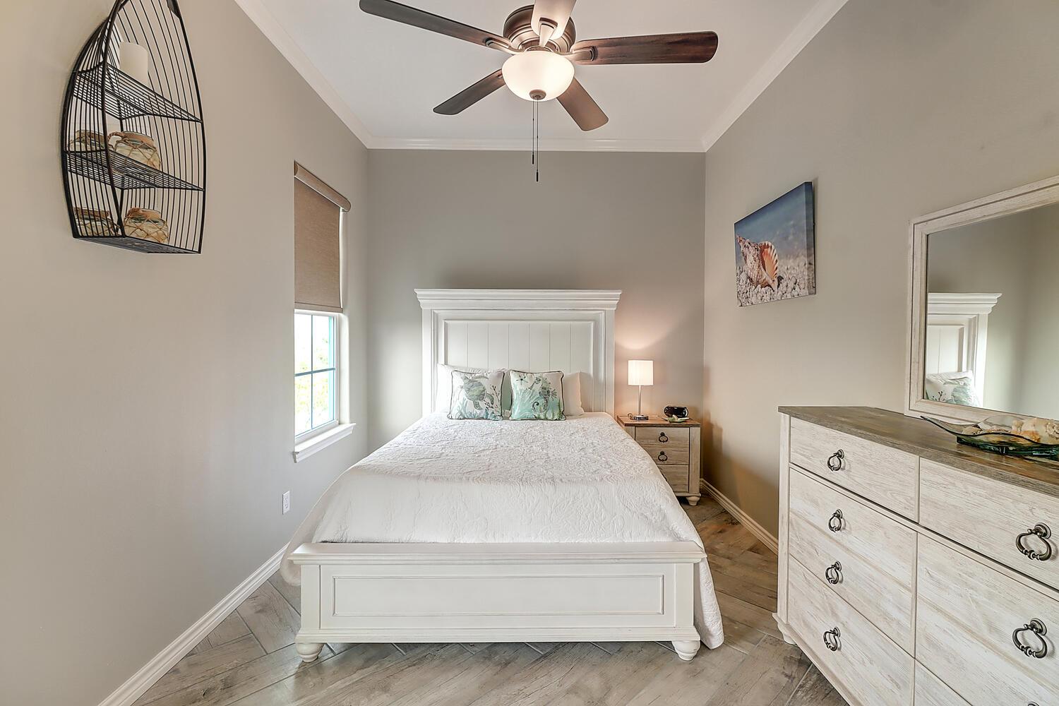 2nd Floor Queen Suite