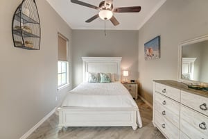 2nd Floor Queen Suite