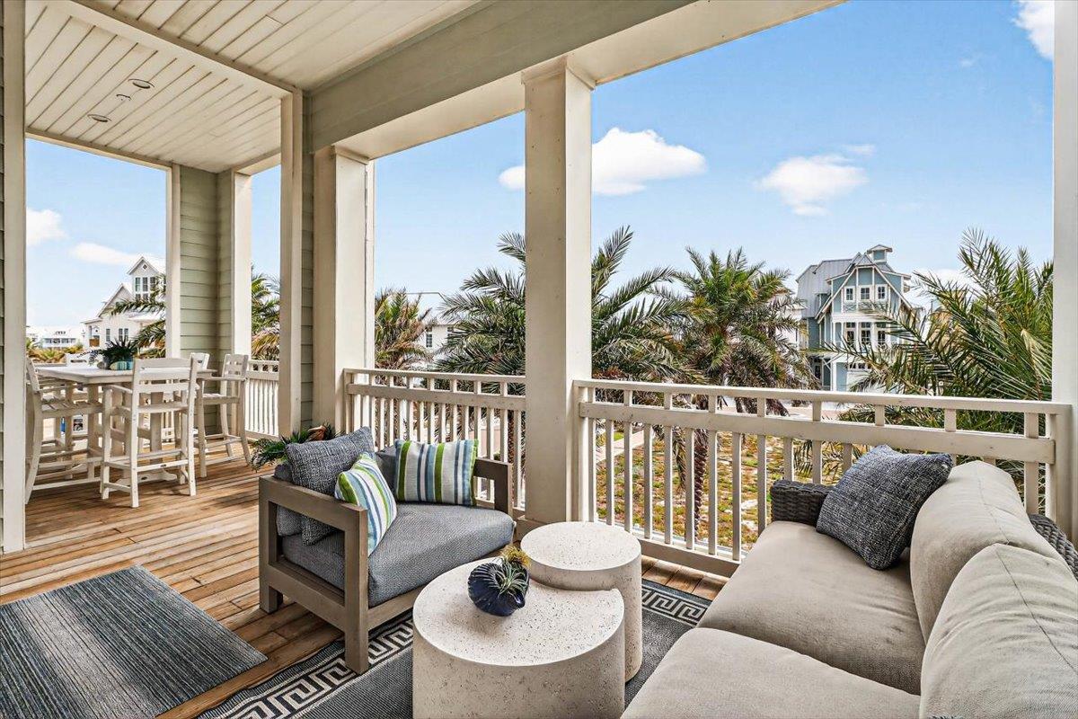 Balcony Lounge, 2nd Floor