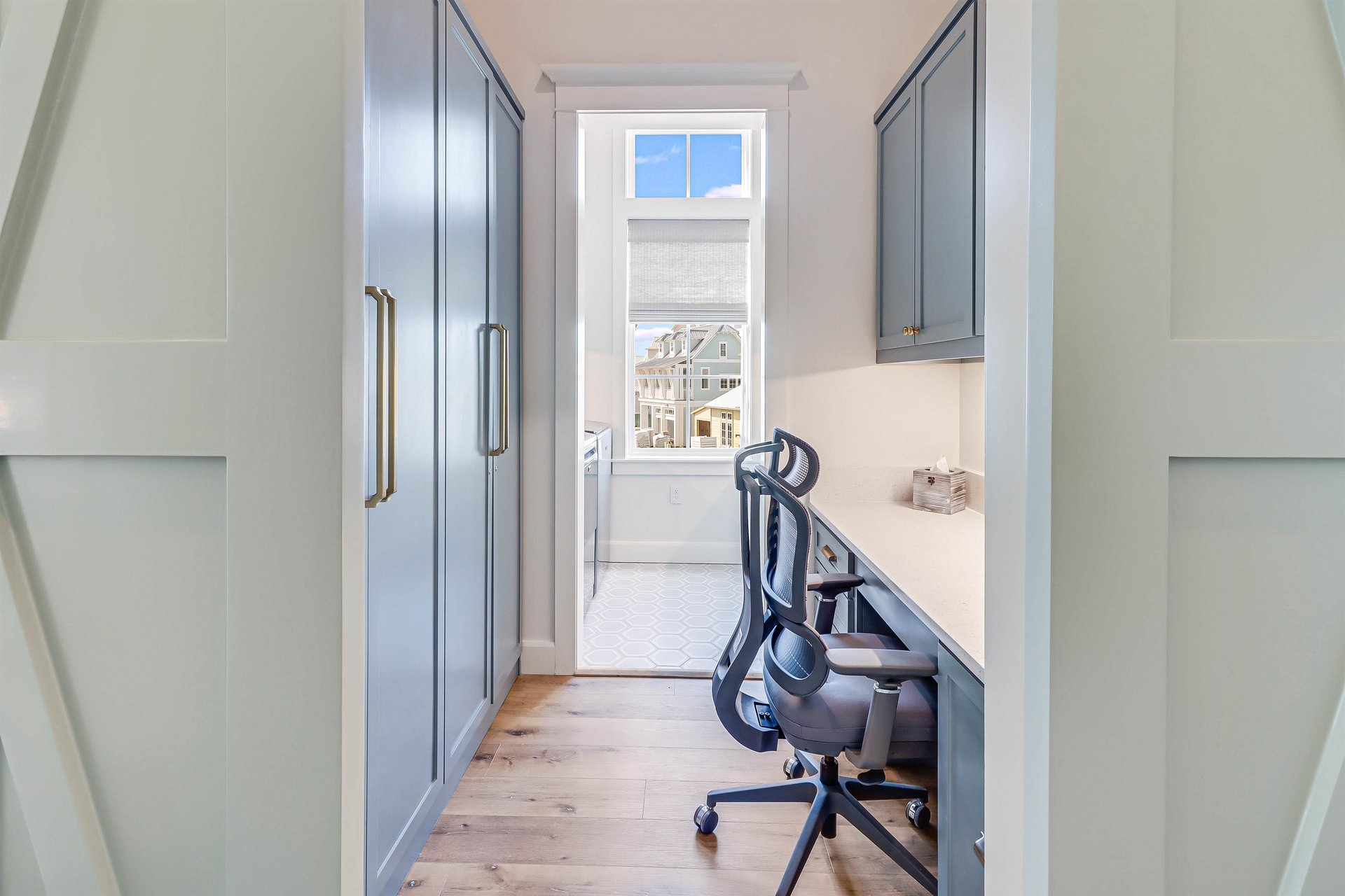 Hallway Desk  Laundry Room, 2nd Floor