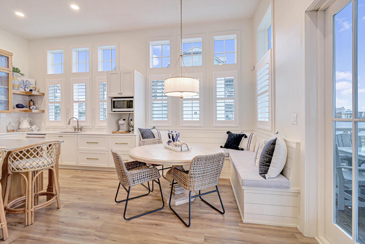 Dining Nook, 1st Floor