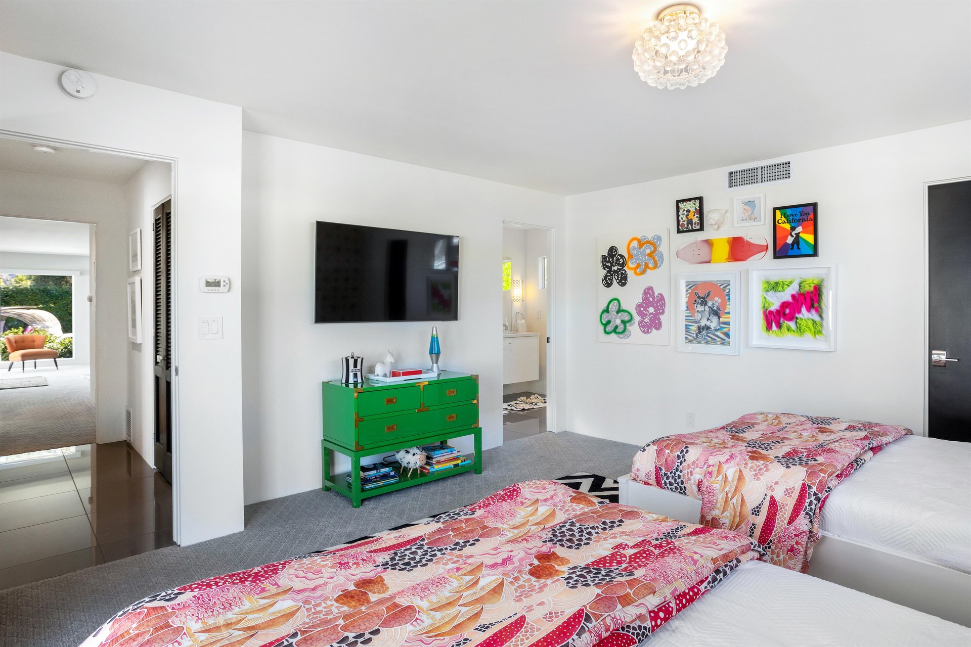 Guest bedroom with two twin beds