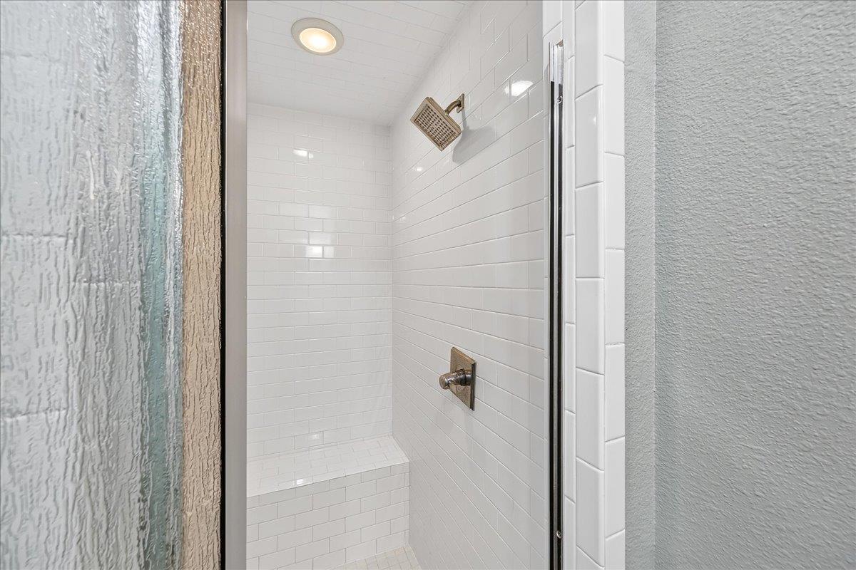 Primary King Bathroom, 1st Floor