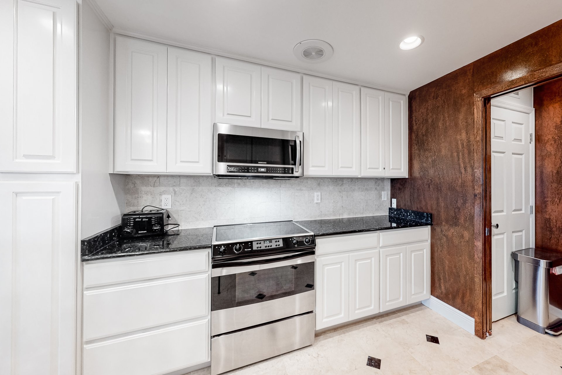 TOPSL Beach Manor 514 9