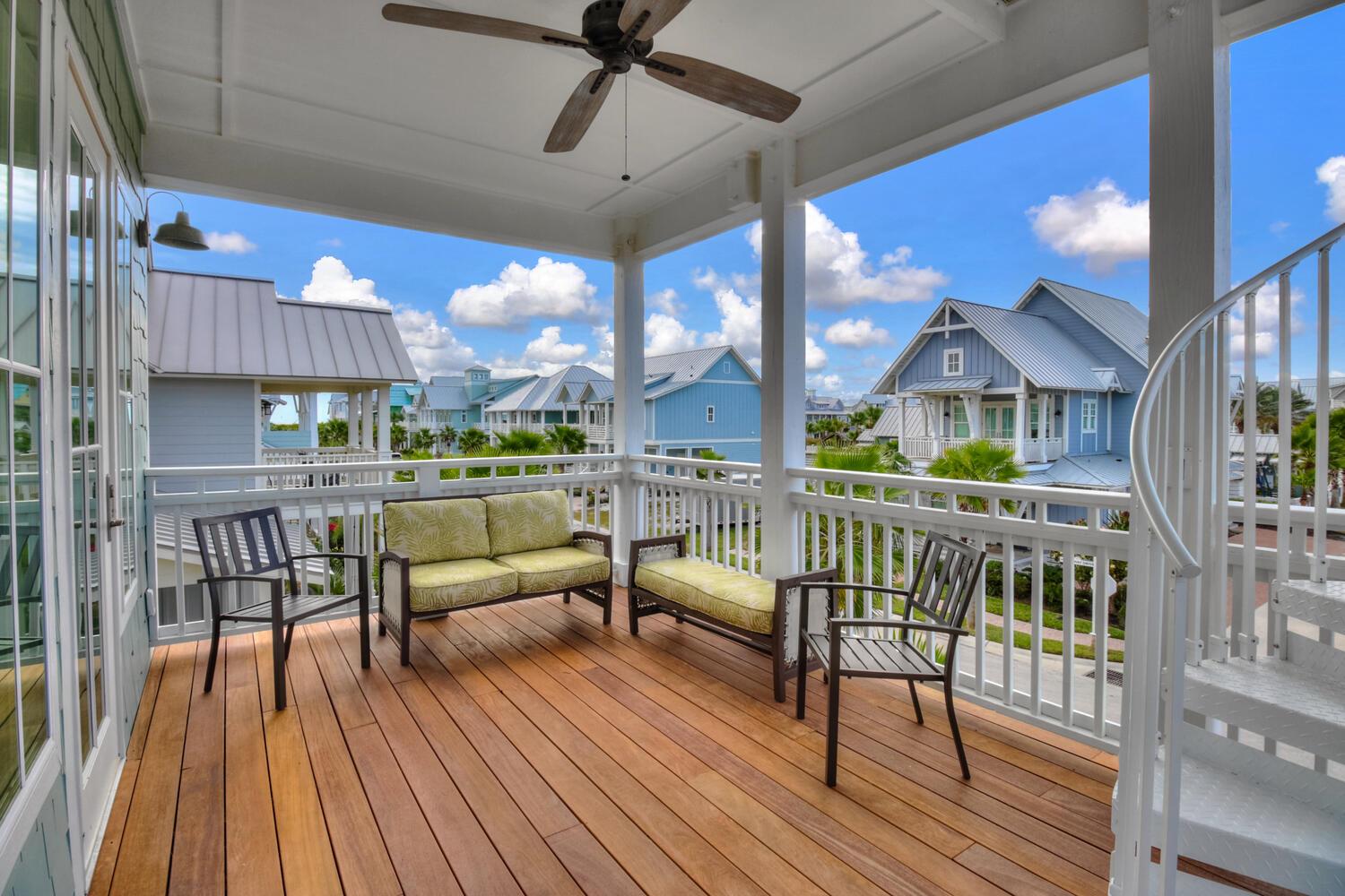 2nd Floor, Front Balcony