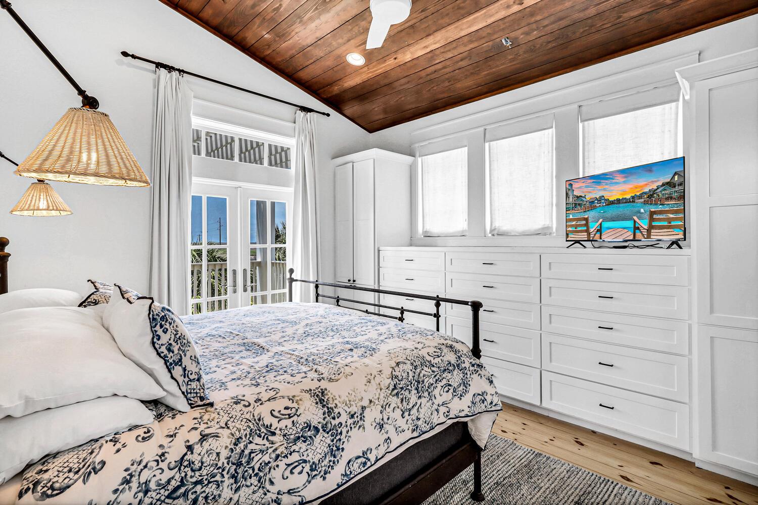 2nd Floor Primary King Suite