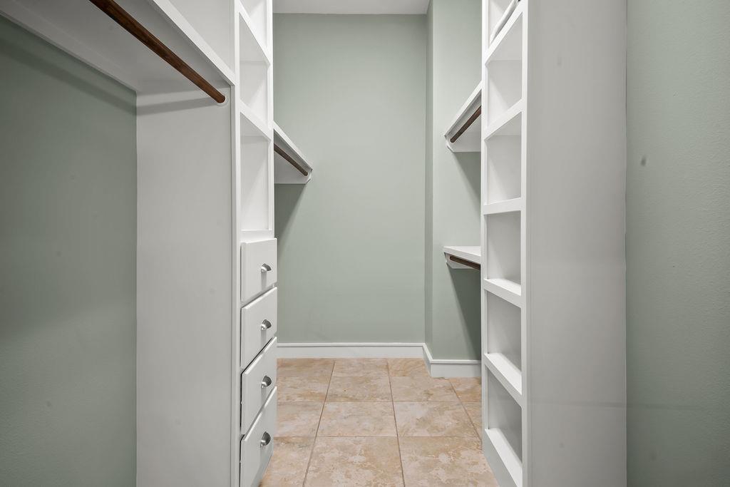 King Bathroom Closet, 2nd Floor
