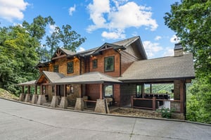 Front of Black Bears  Biscuits Lodge