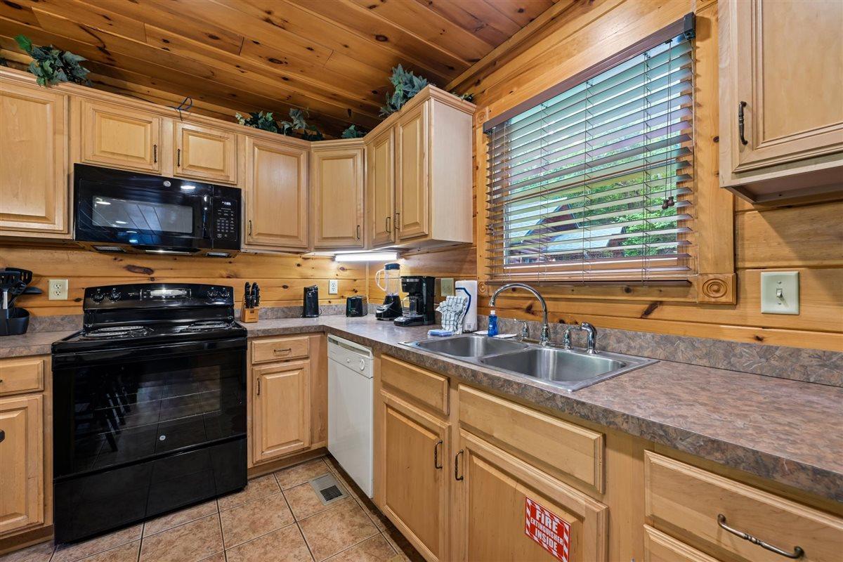 06Kitchen