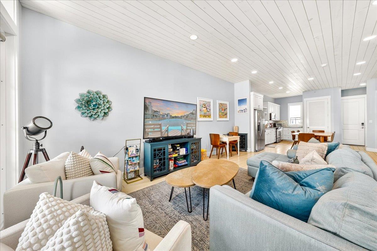 1st Floor, Living Room