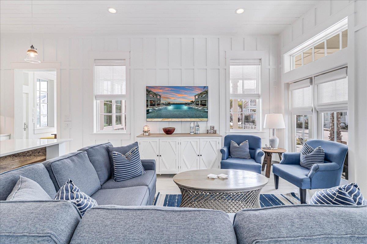 Living Area, 1st Floor