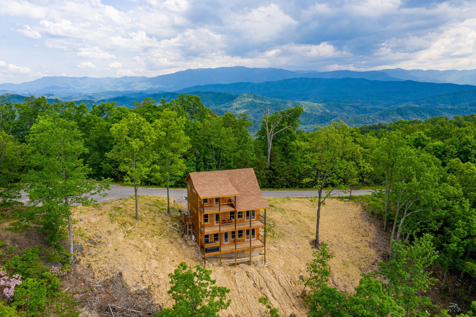 Back of 4 States View cabin