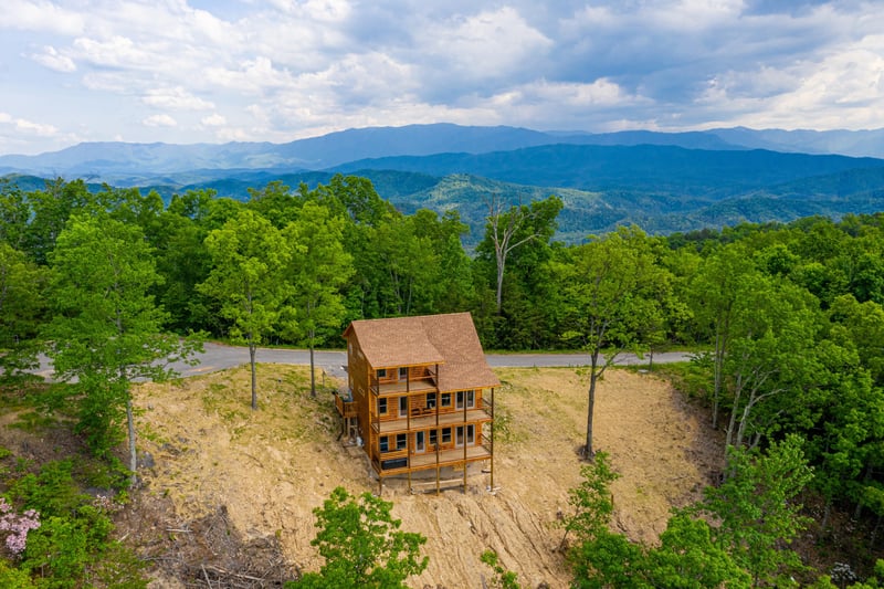 Back of 4 States View cabin