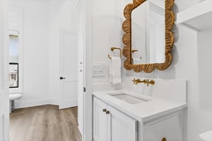 3rd Floor, Queen Bedroom Bathroom