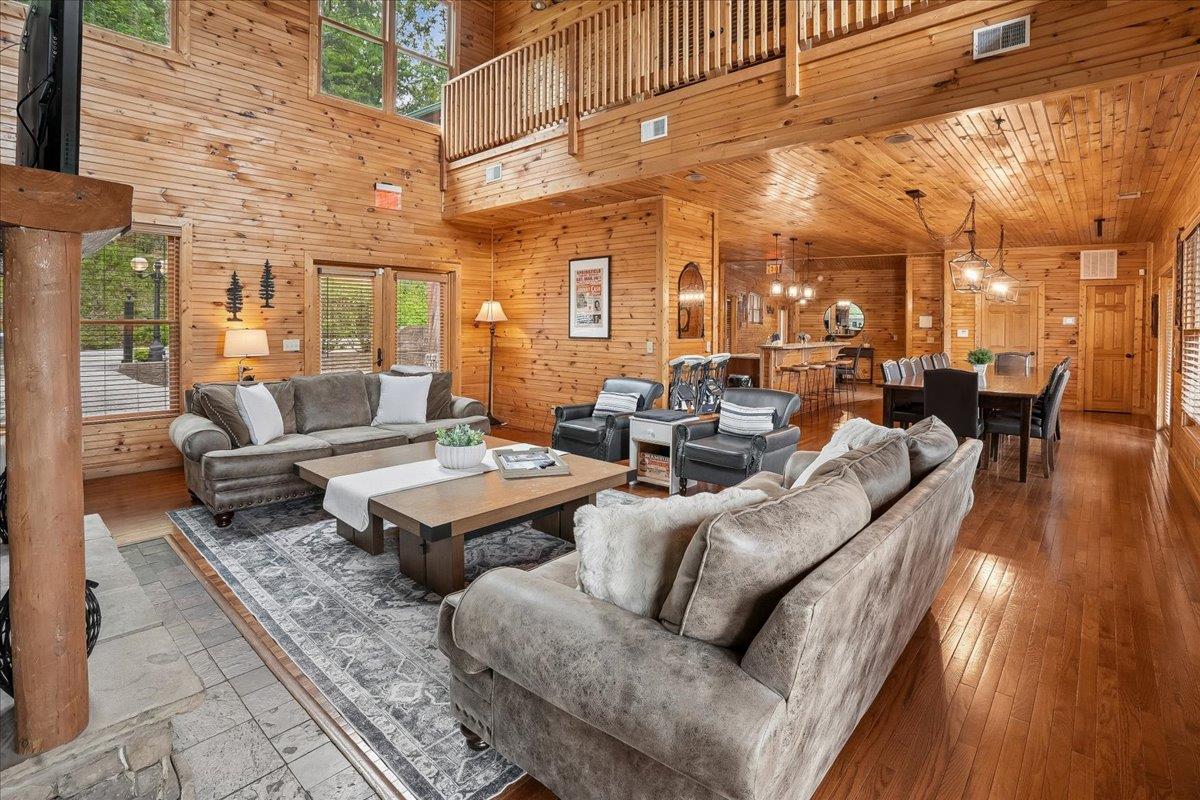 004Living Room