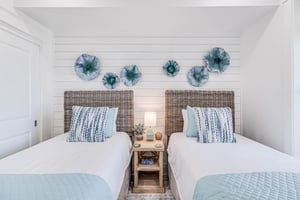 Twin Bedroom, 1st Floor