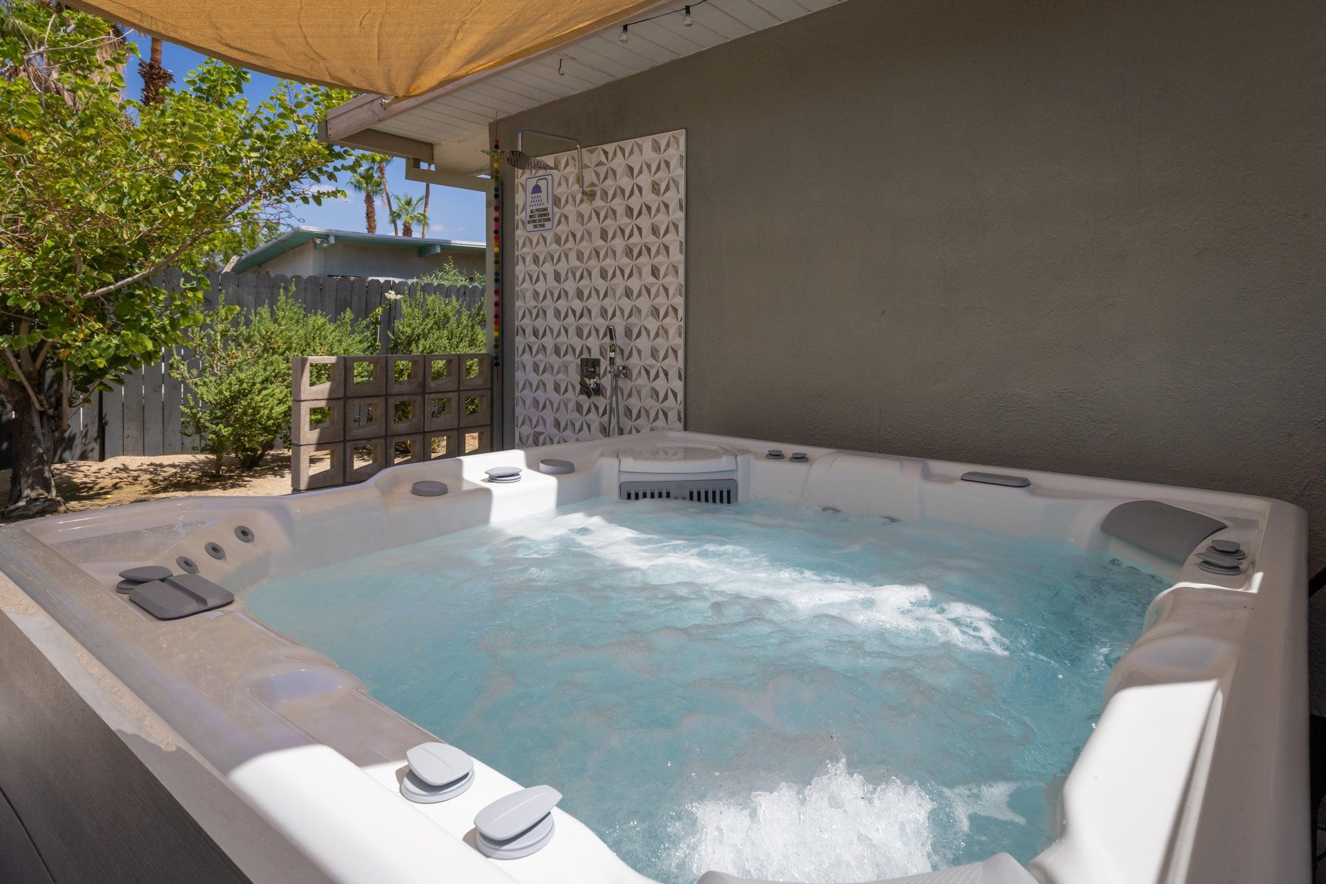 Bubbling spa