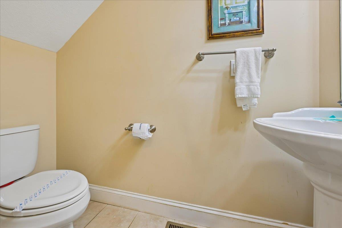 49Powder Room