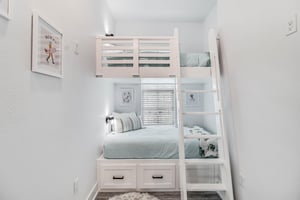 Twin Bunk Bedroom, 1st Floor