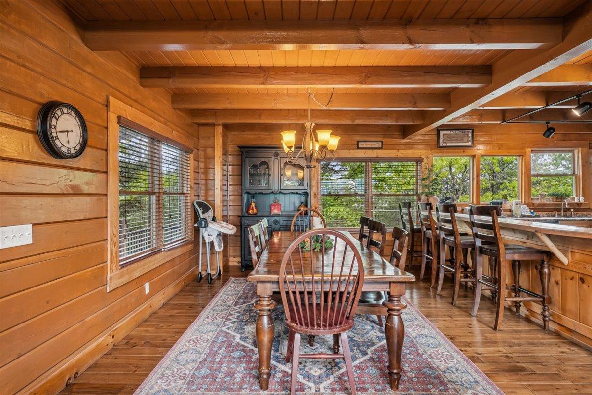 26Dining Room