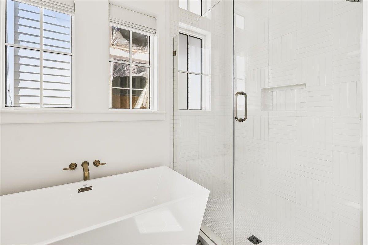 Primary King Bathroom, 2nd Floor